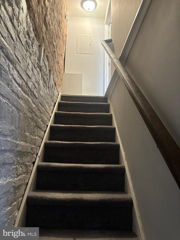 Building Photo - 108 N Madeira St