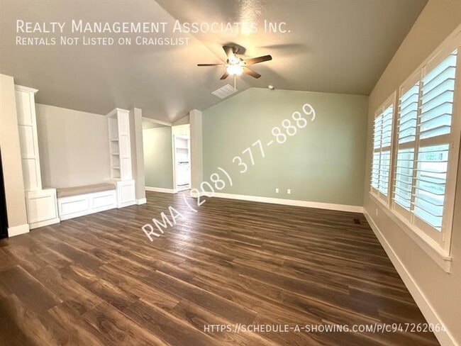 Building Photo - 6031 N Spindrift Ave