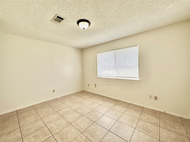 Building Photo - 13753 Sablecrest Dr