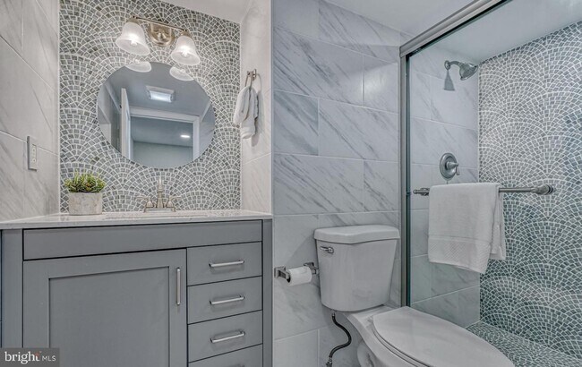 Building Photo - Beautifully renovated 3-bedroom, 2-bathroom home in the highly sought-after Canton/Fells Point ne...
