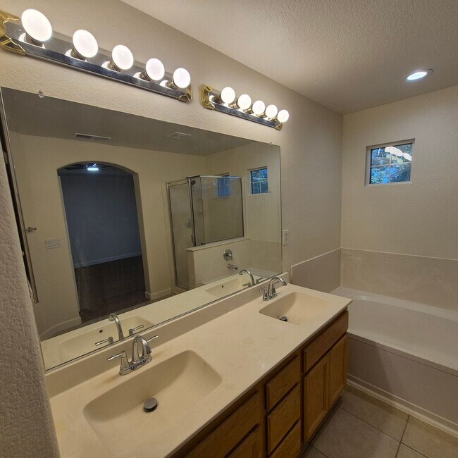 Building Photo - 5317 Buckwood Way