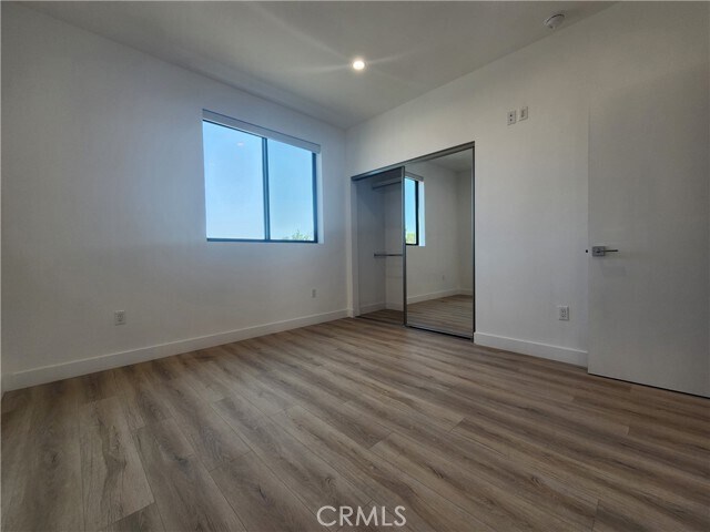 Building Photo - 6061 Fulton Ave