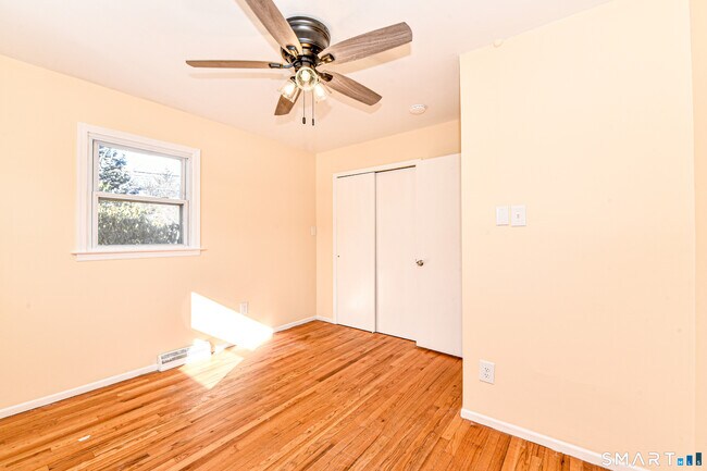 Building Photo - 90 Mary Ellen Dr