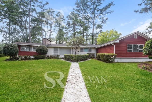 Building Photo - Enjoy one-level living in this 3 bedroom, 2 bathroom ranch-style home