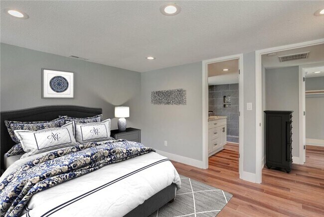Building Photo - Beautifully remodeled single family home!