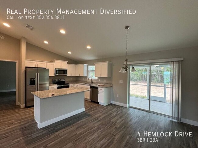 Building Photo - 4 Hemlock Dr