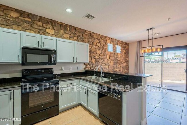 Building Photo - 7601 E Roosevelt St