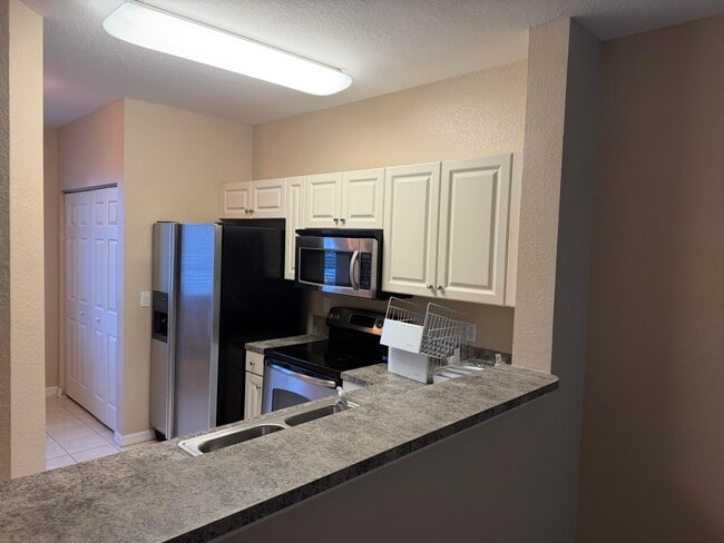 Building Photo - 1992 Alamanda Way