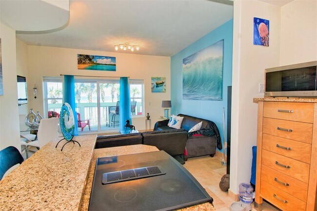 Building Photo - 9420 Seawall Blvd