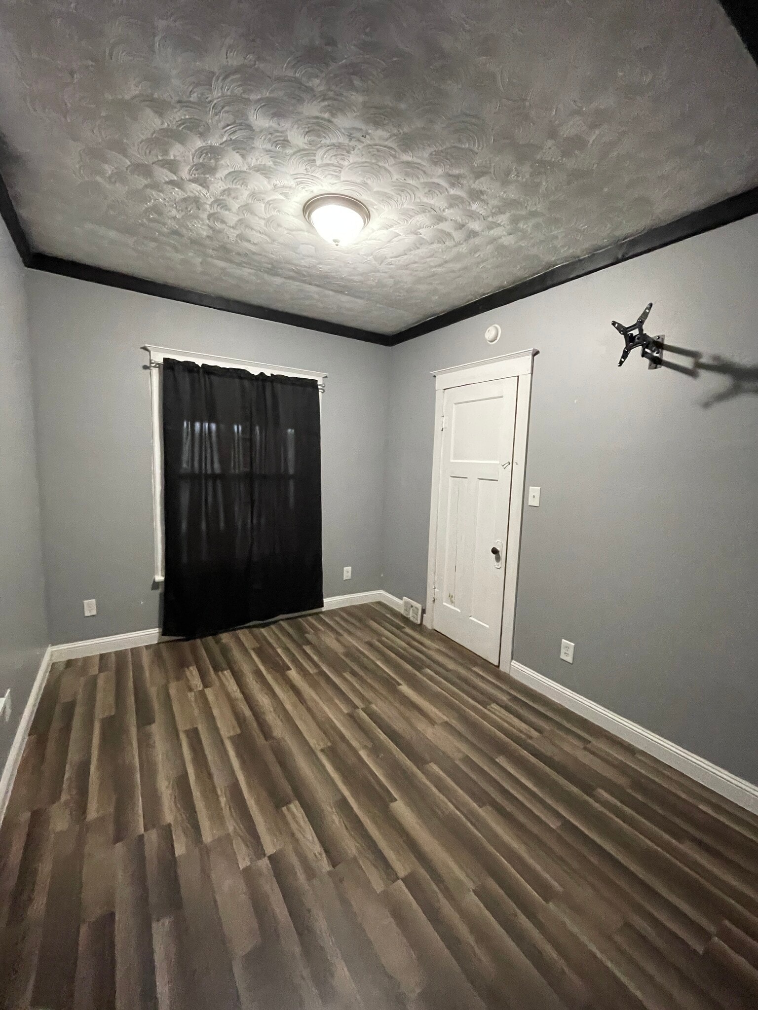 Building Photo - 1012 5th St