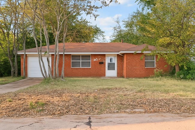 Building Photo - 1041 Hickory Ln