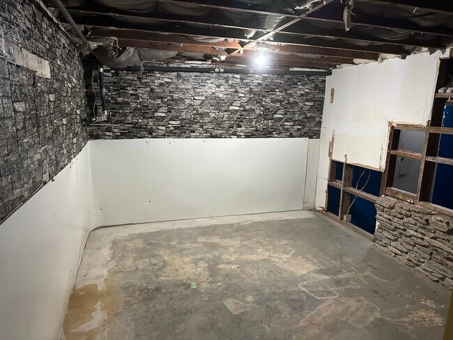 Building Photo - 126 Allnutt Dr