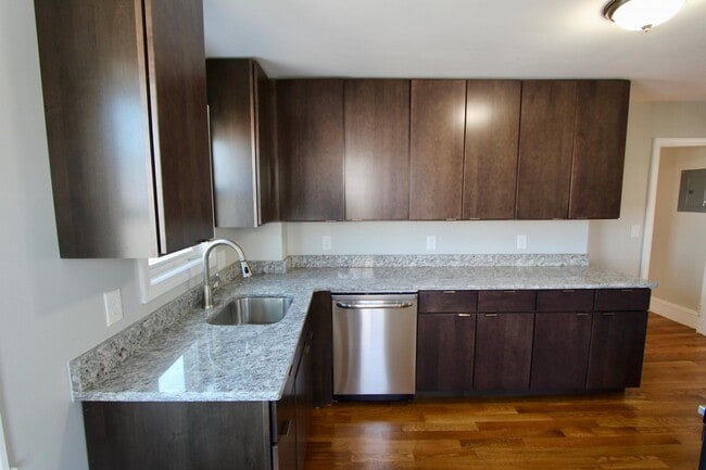 Building Photo - 508 Revere St