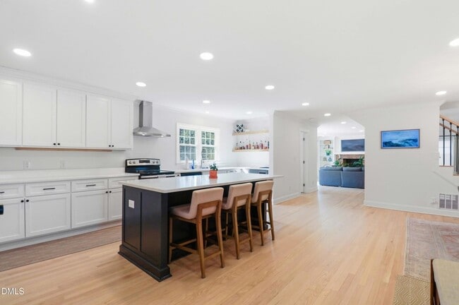 Building Photo - 322 E Millbrook Rd