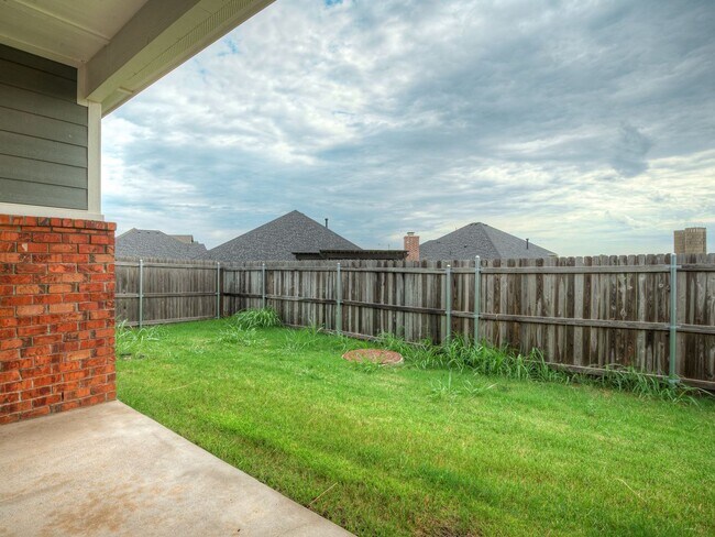 Building Photo - Beautiful New Construction Home in Edmond