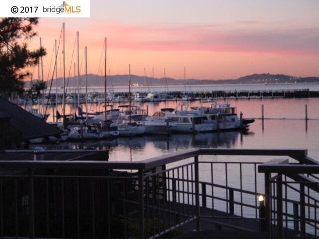 Building Photo - Lovely upgraded studio condo with resort-like amenities at desirable Watergate by the bay!