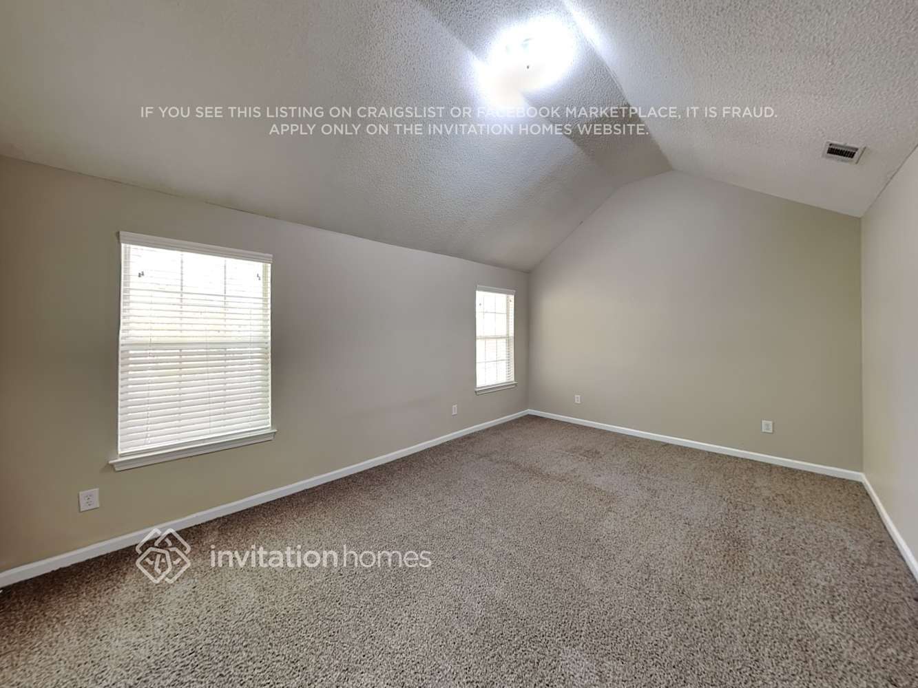 Building Photo - 254 Bonnes Dr SW