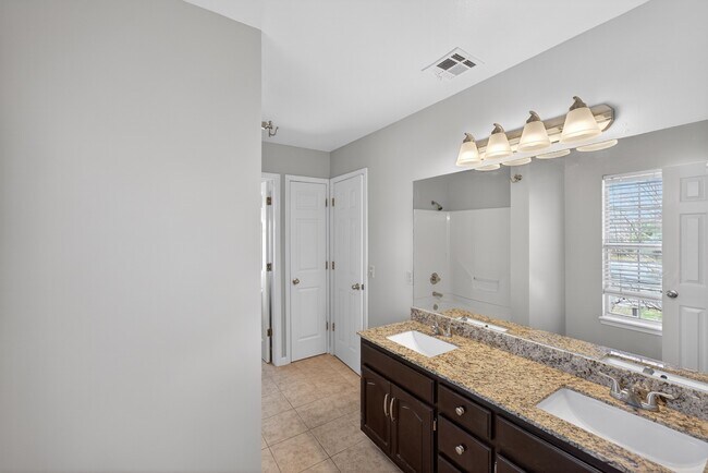 Building Photo - 11234 Locust Cir