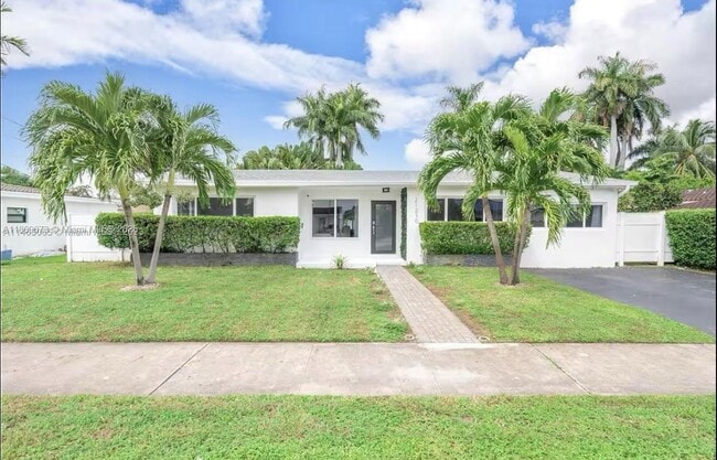 Primary Photo - 21230 NE 24th Ct