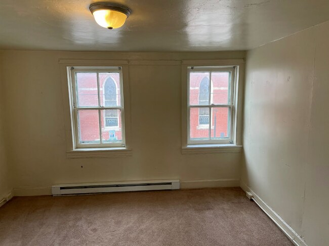 Building Photo - 105 S Church St