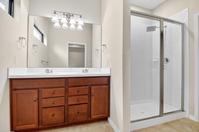Building Photo - 2833 Troubadour St