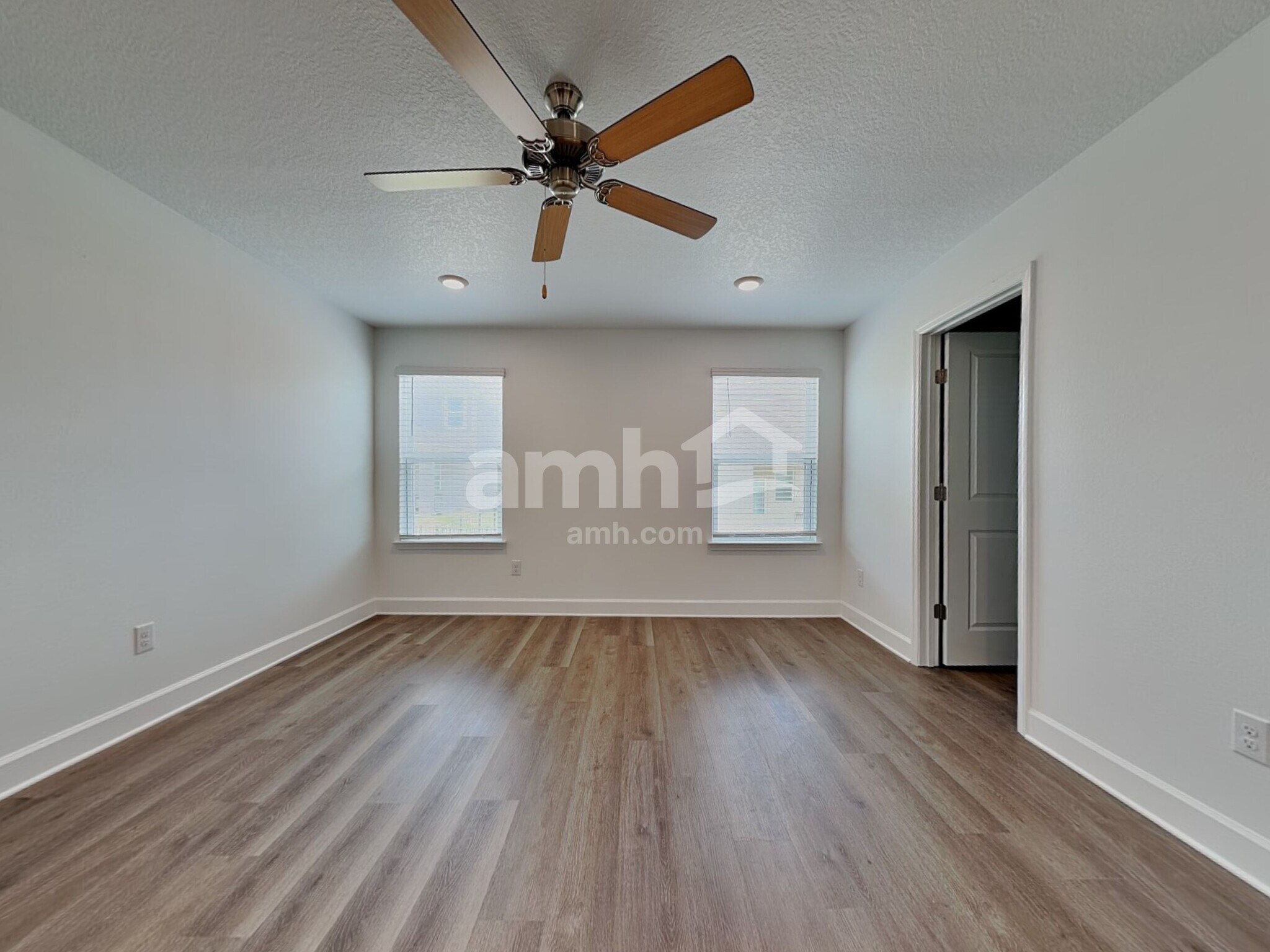 Building Photo - 37679 Dusty Saddle Ln