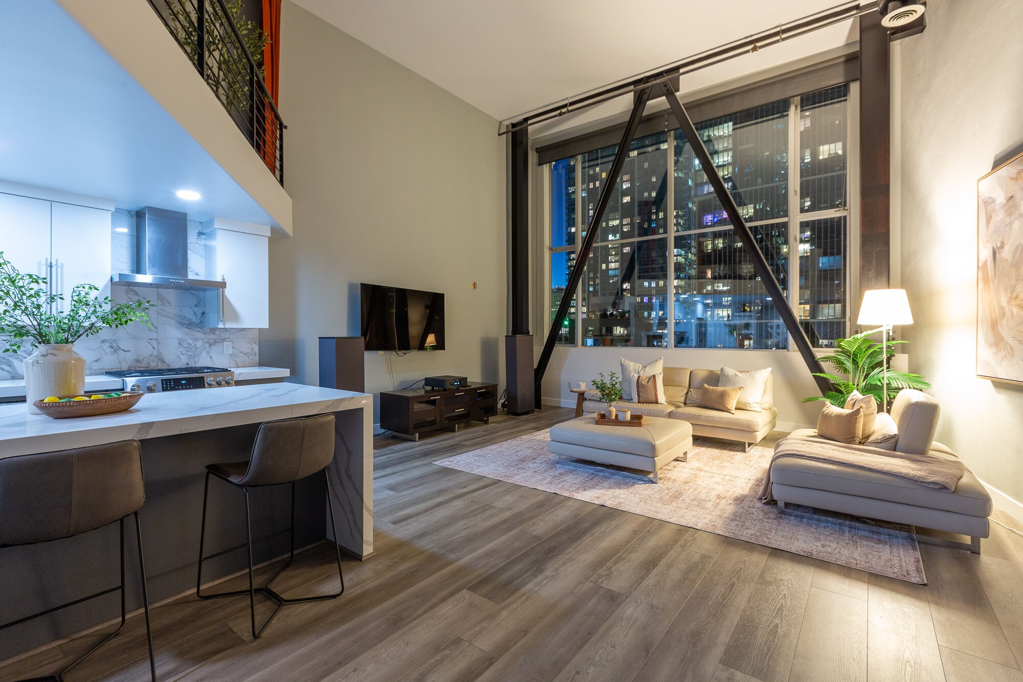 Building Photo - 346 1st St