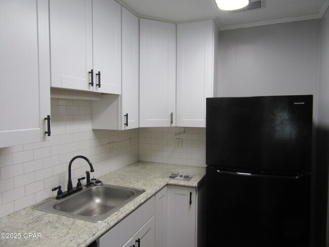 Building Photo - 1114 Fairland Ave