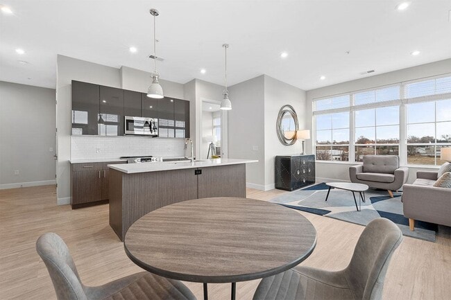 Building Photo - Station 73 at Battery Park