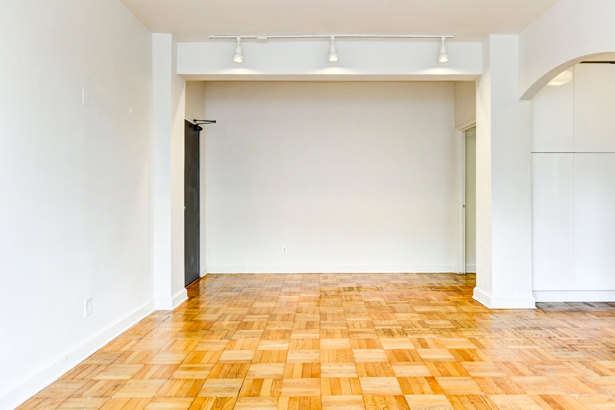 Building Photo - 2515 K St NW