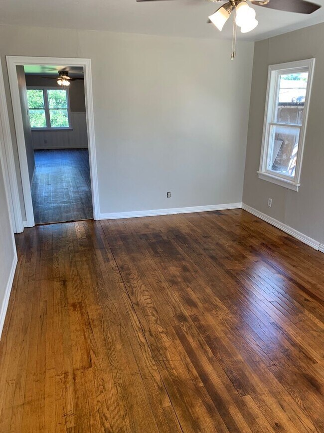 Building Photo - 4118 S Ong St