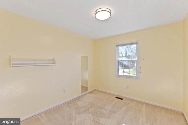 Building Photo - 9711 Cinnamon Creek Dr