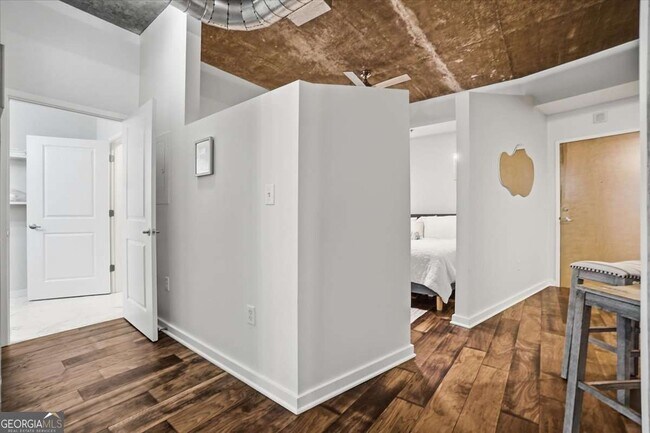 Building Photo - 923 Peachtree St NE