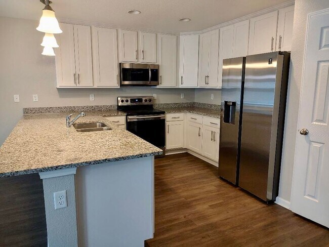 Building Photo - Excellent 3 Bedroom 2 Bath House for Rent. Best Part of Town near Everything!