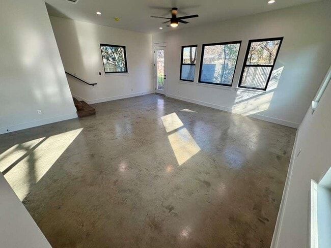 Building Photo - 10209 Gail Rd