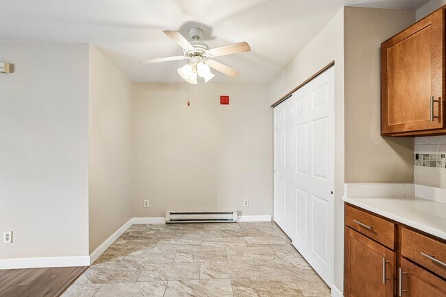 Building Photo - Renovated Private Entry 2 Bedroom Apartment Available!