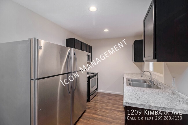 Building Photo - 1209 Kimbark Ave