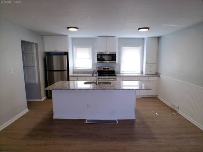 Building Photo - Charming 3 bedrooms and 1 bath brick ranch located on E Erickson Rd in Independence