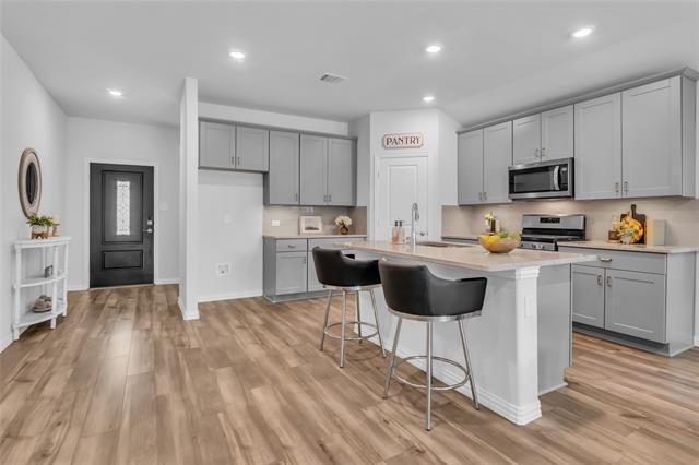 Building Photo - 2105 Bellatrix Dr