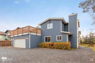 Building Photo - 8933 Lakehurst Dr