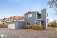 Building Photo - 8933 Lakehurst Dr