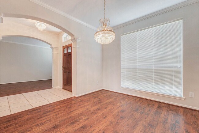 Building Photo - 155 Perfidia Dr