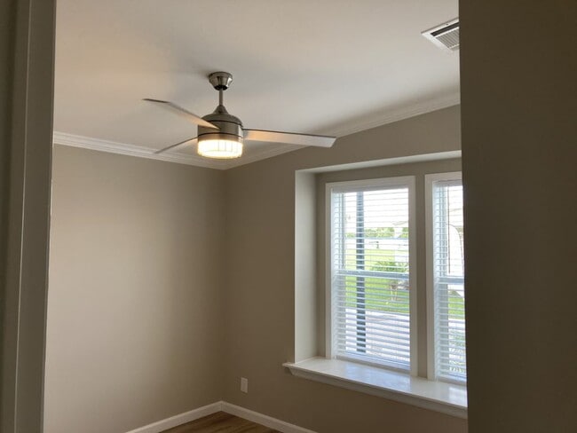 Building Photo - 3604 Campari Dr