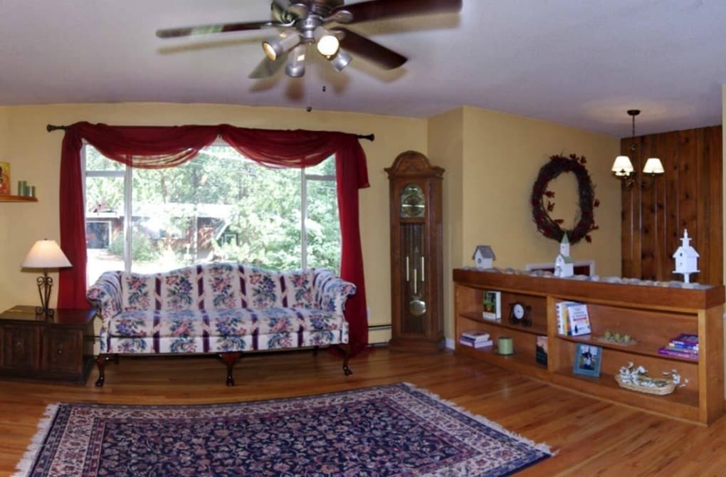 Upstairs Family Room - 1321 Browning Avenue