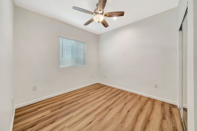Building Photo - 14527 Hartland-11