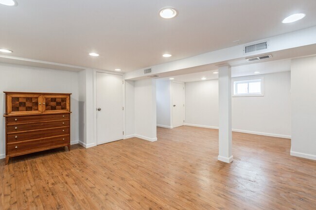 Building Photo - 34 Glenview Terrace