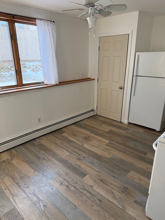 Building Photo - 2008 Mineral Spring Ave