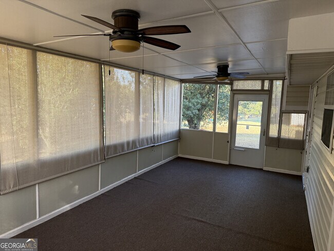 Building Photo - 228 Solomon Dr