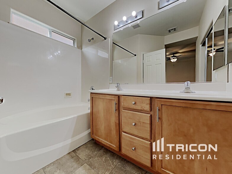Building Photo - 9256 W Sunny Oven Ct
