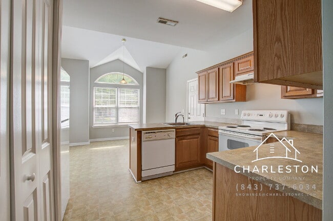 Building Photo - 198 Grand Oaks Dr